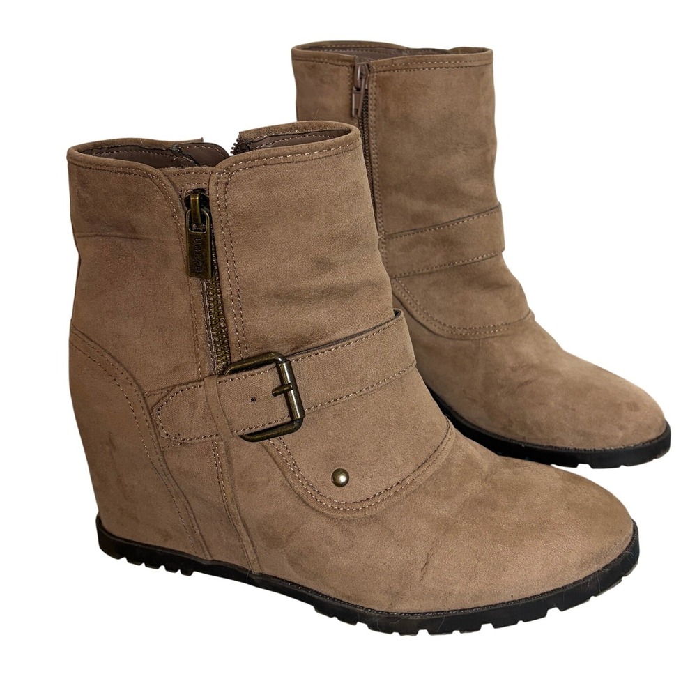 Unisa‎ Womens Tan Faux Suede Wedge Ankle Boots Buckle Detail Size 8M
